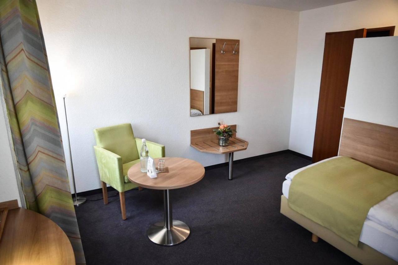 Martins Klause Airport Messe Hotel - Self Check-In - Air Conditioning Leinfelden-Echterdingen Buitenkant foto
